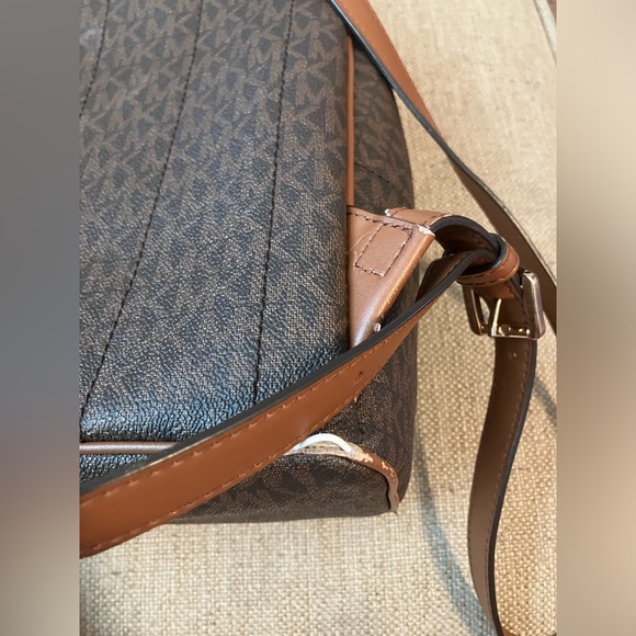 Michael kors kenly monogram brown leather backpack - Picture 5 of 10